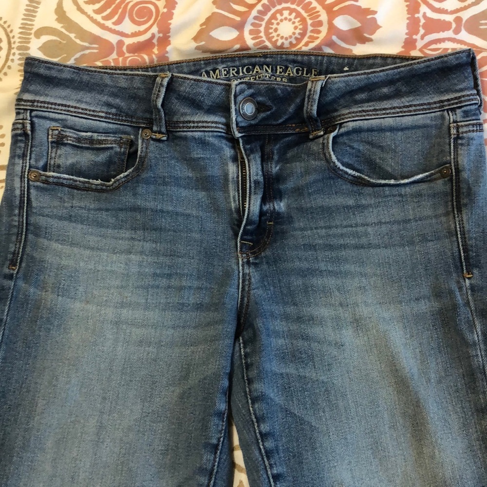 Size 8 American Eagle Kick Boot Jeans